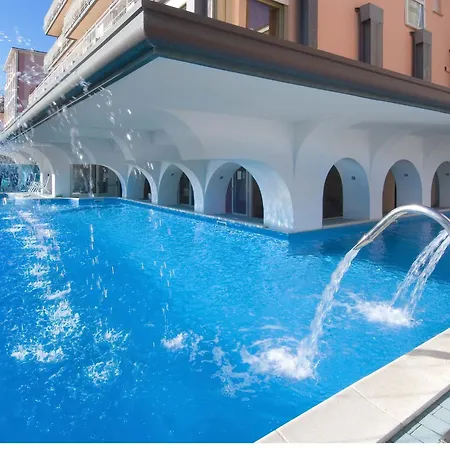 Dea Hotel *